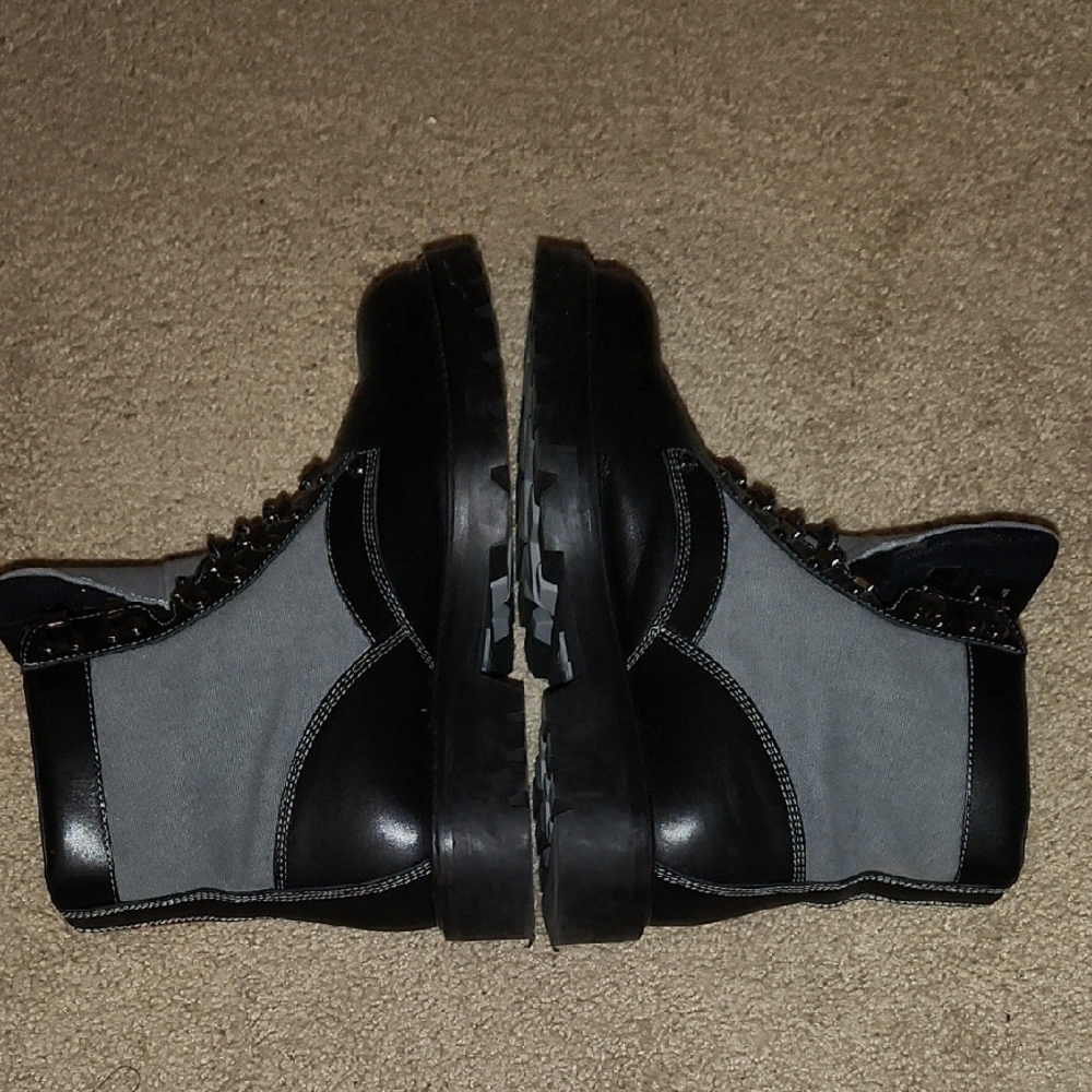 Louis Vuitton Black and Gray Combat Boots with Padded Collar - Picture 4 of 7